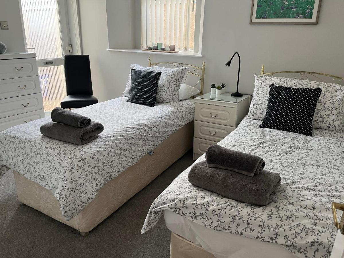 Palm Dene Holiday Apartment Пейнтон Экстерьер фото